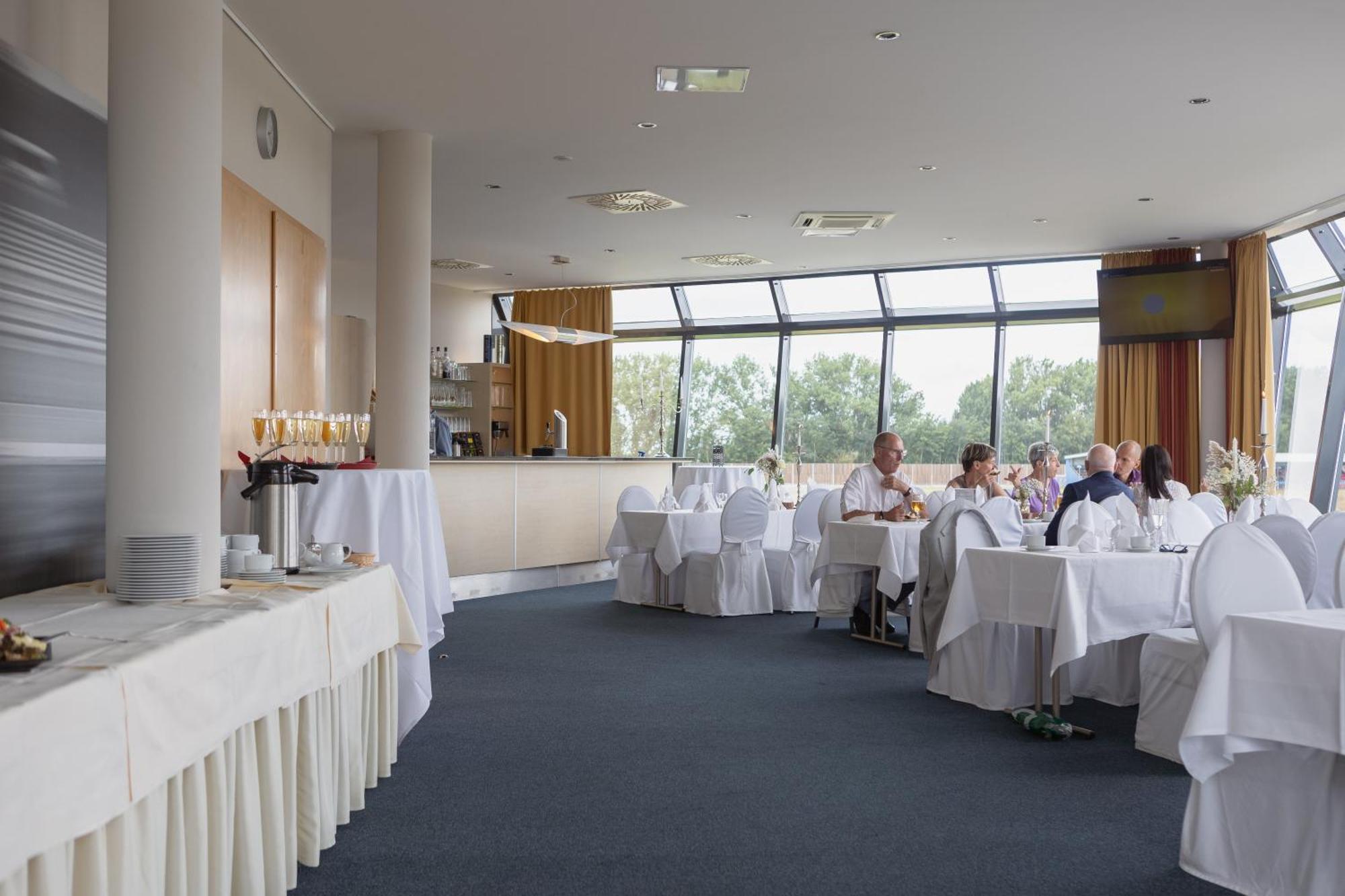 Hotel Motorsport Arena Oschersleben Kültér fotó